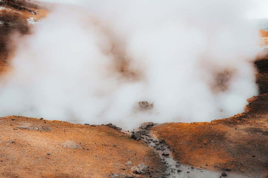 From Reykjavik: Volcanic Peninsula & Grindavik Minibus Tour - Grænavatn, the green crater lake