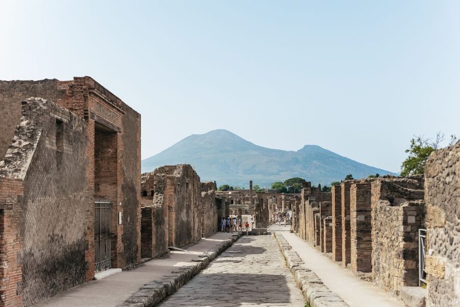 From Rome: Pompeii Day Trip with Optional Vesuvius and Lunch - Pompeii in Two Hours With an Archaeologist