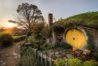 From Rotorua: Hobbiton Movie Set Tour with Festive Lunch
