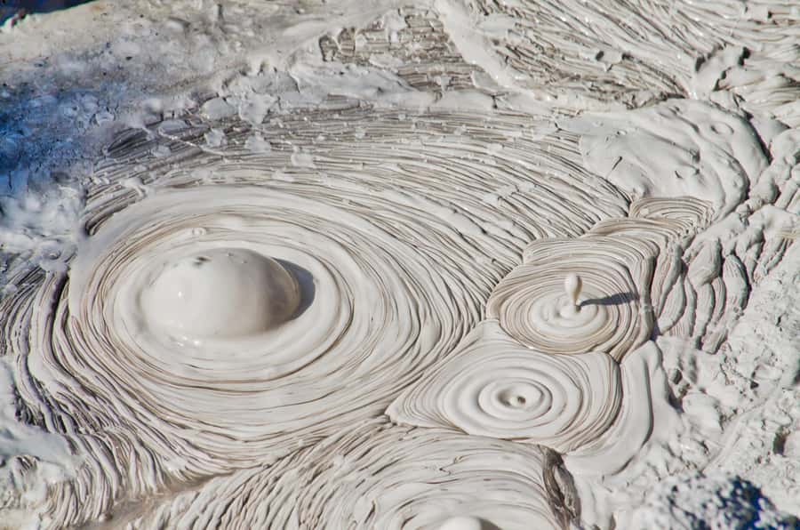 From Rotorua: Wai O Tapu & Waimangu Eco Thermal Morning Tour - How the guiding shapes the morning