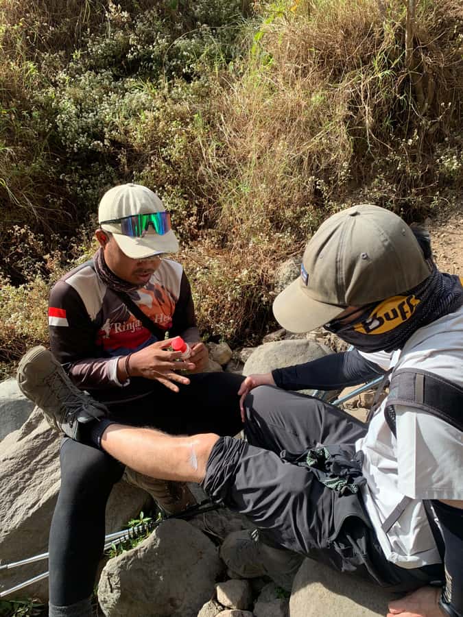 From Senaru: Mount Rinjani 2-Day Trek to Summit - What camp provides at 2,639 meters