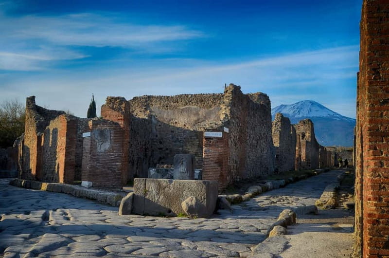 From Sorrento: Pompeii and Mount Vesuvius Trip with Lunch - Starting the Day in a Small Minivan