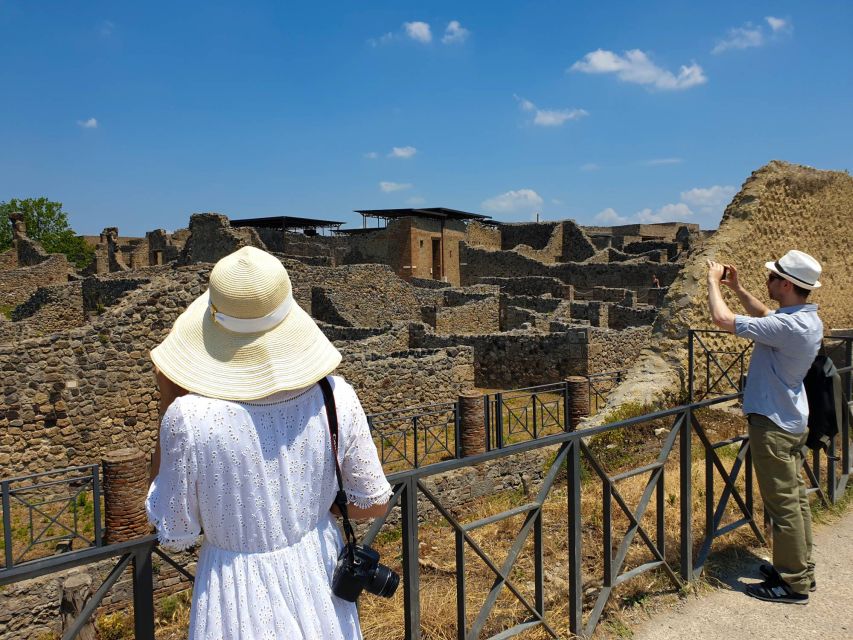 From Sorrento: Pompeii & Mt. Vesuvius Tour with Lunch & Wine - Climbing Mount Vesuvius to 1,000 meters