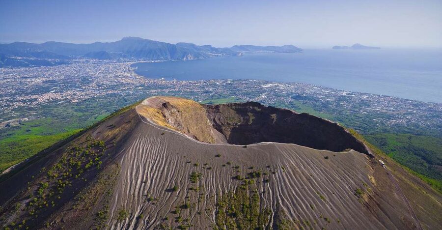 From Sorrento: Semiprivate Vesuvius Tour - From Pompeii station to the volcano road