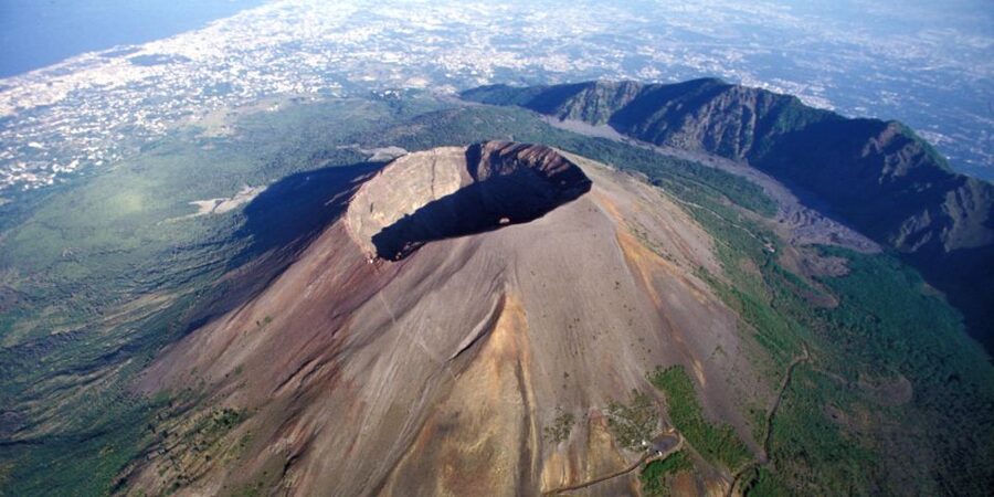 From Sorrento: Semiprivate Vesuvius Tour - The train ride from Sorrento to Pompeii