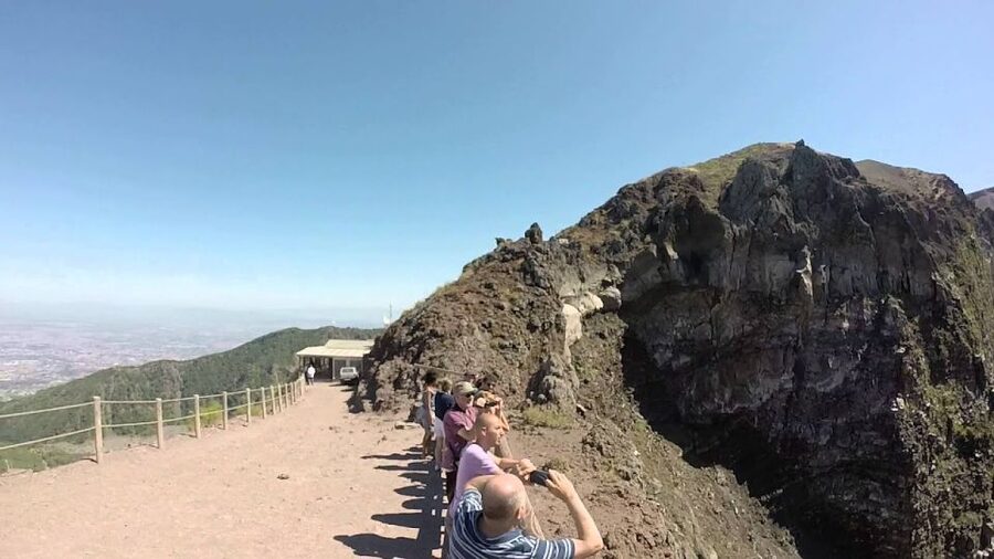 From Sorrento: Skip-the-Line Guided Vesuvius Hike and Lunch - How the timing affects the day