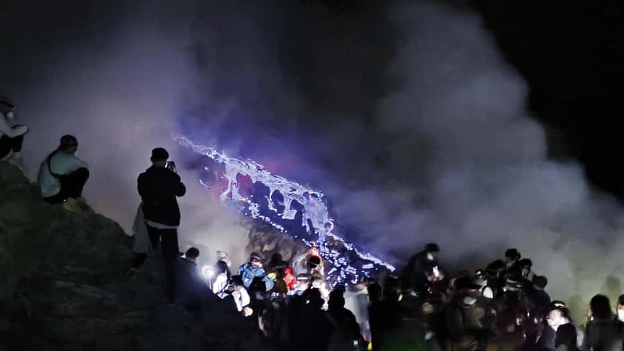 From Surabaya : 2 Day 1 Night Mount Bromo and Ijen Tour - What to pack for two cold, active days