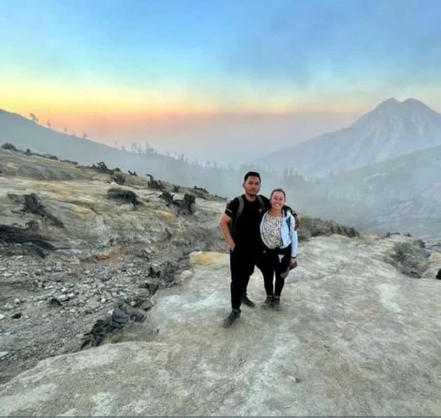 From Surabaya/Malang/Bali: Kawah Ijen Blue Fire Guided Tour - The 2 AM climb to the crater rim