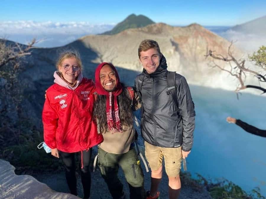 From Surabaya/Malang/Bali: Kawah Ijen Blue Fire Guided Tour - The long night from Surabaya, Malang, or Bali