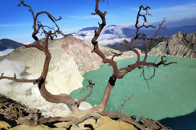 From Surabaya / Malang : Mt Bromo Sunrise - Ijen Blue Fire 3D2N - Day three: the hard climb to Ijen