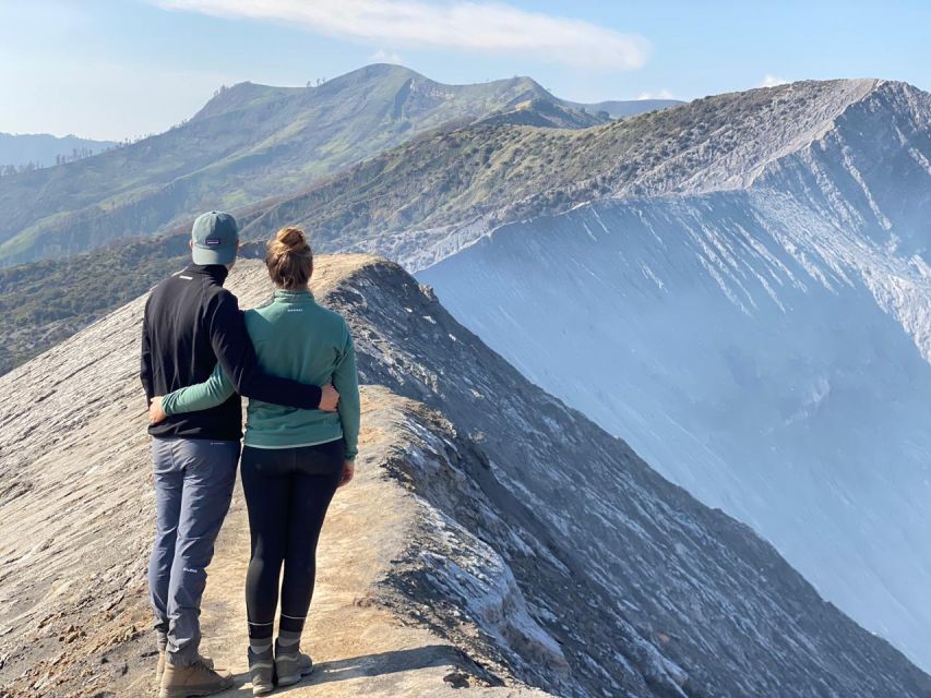From Surabaya or Malang: Tumpak Sewu-Bromo-Ijen-Bali 3D2N - Ijen’s blue fire and sulfur lake