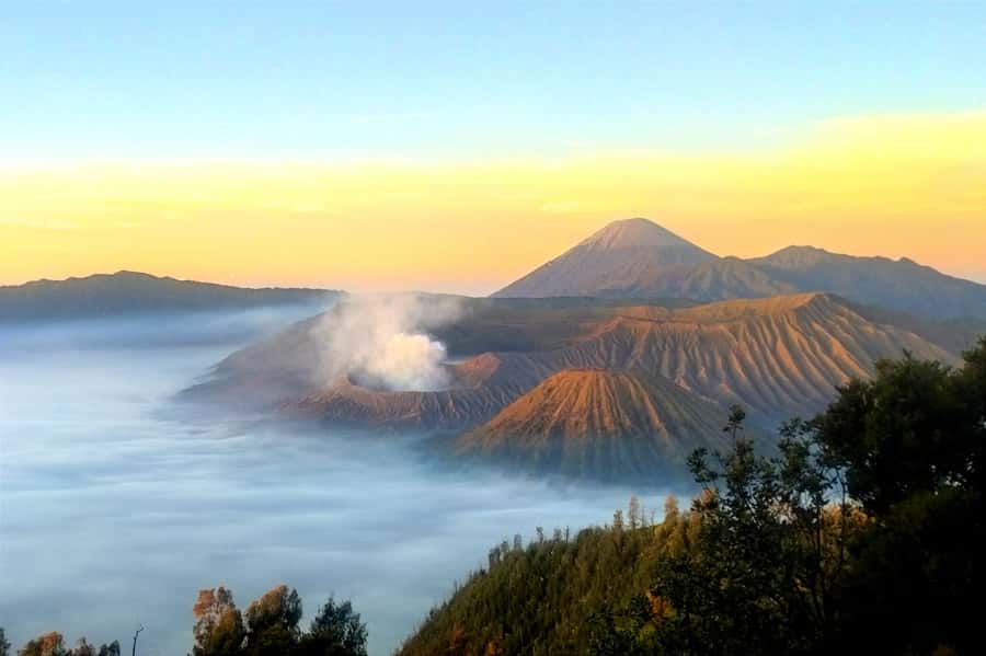 From Surabaya: Private 3-Day Mount Bromo Ijen Tour - Bromo at 2 AM: Jeep roads and sunrise views