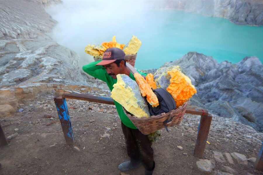 From Surabaya: Private 3-Day Mount Bromo Ijen Tour - What the $502 price includes
