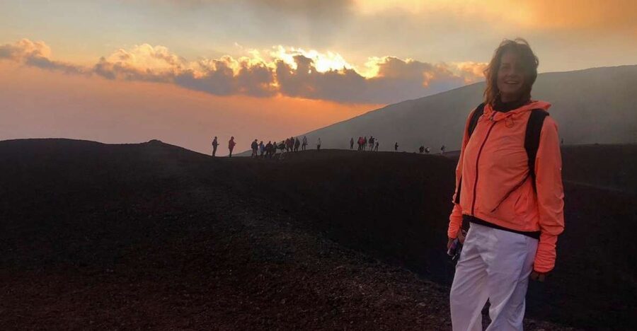From Taormina: Sunset Experience on Mount Etna Upper Craters - What the guides add to the evening