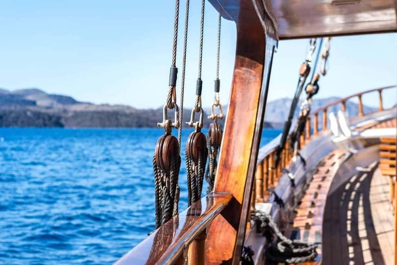 From Thera: Thirasia Cruise w/ Volcano Hike and Hot Springs - Pickup and return advice that can save your morning