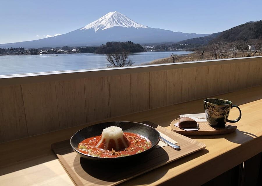 From Tokyo: Fuji Mountain Area - FujiQ - Lake Kawaguchiko - Chureito Pagoda - Oshino Hakkai and the springs from Mount Fuji