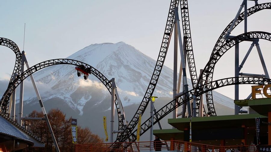 From Tokyo: Fuji Mountain Area - FujiQ - Lake Kawaguchiko - Chureito Pagoda - The biggest issue is the published timing