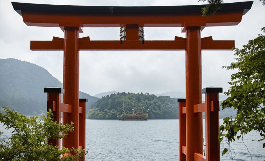 From Tokyo: Mount Fuji Customize Private Tour English Guide - Choosing between Fuji Five Lakes and Hakone