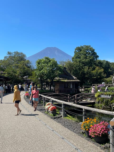From Tokyo:Mount Fuji Private Customizable Tour With English - Kawaguchiko, the classic Fuji postcard