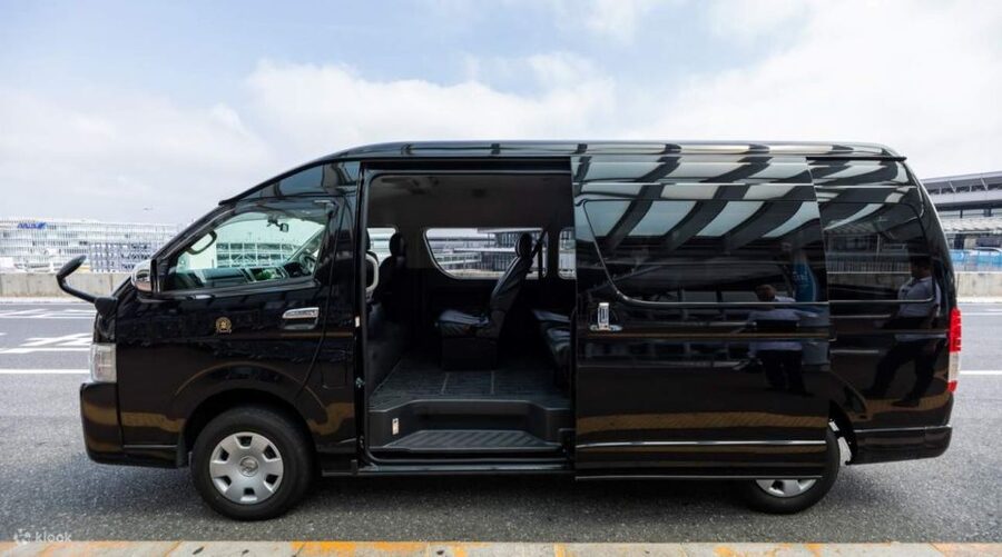 From Tokyo: Mount Fuji Private Day Tour - Starting from Tokyo and heading toward Fuji