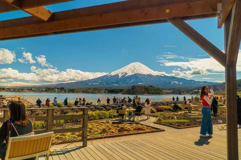 From Tokyo: Mount Fuji Private Tour with a Driver/Guide - Oshino Hakkai, ponds and old village character