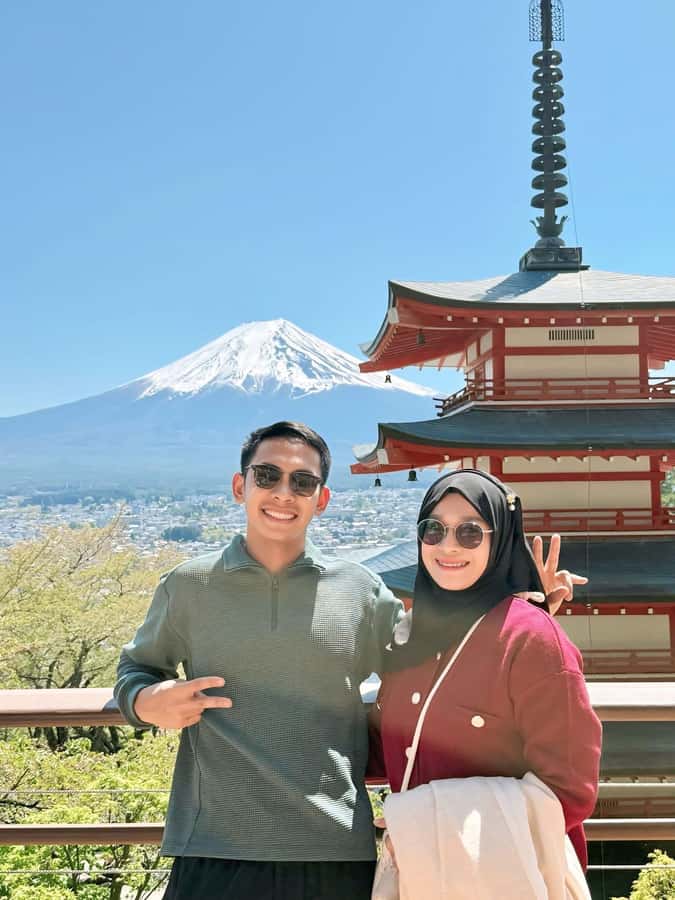From Tokyo: Mt. Fuji & Hakone Private Day Tour (Low Price) - Oshino Hakkai and the clear spring ponds