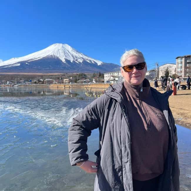 From Tokyo: Mt Fuji Private Day Tour In Luxury Land Cruiser - Oshino Hakkai and the water from Mt. Fuji