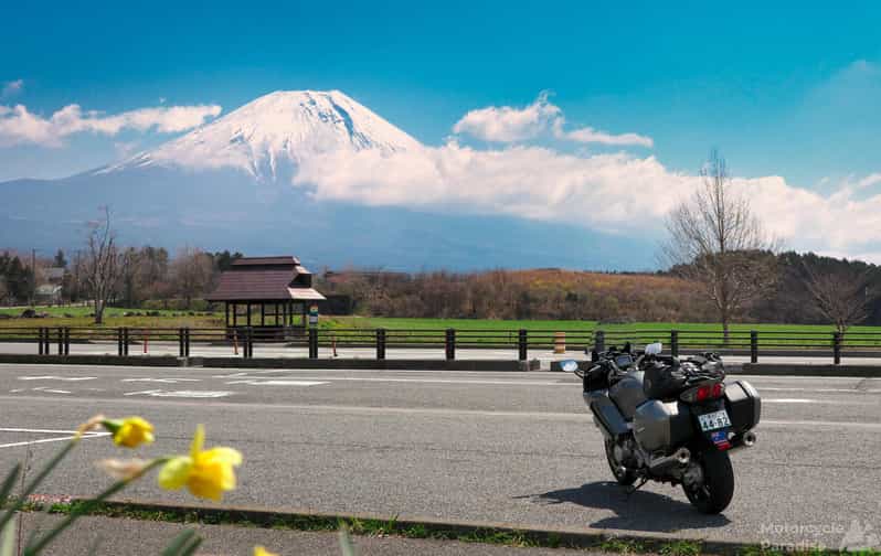 From Tokyo: Private Motorcycle Tour - Fuji, Hakone, Onsen - Lake Ashi and Hakone Shrine