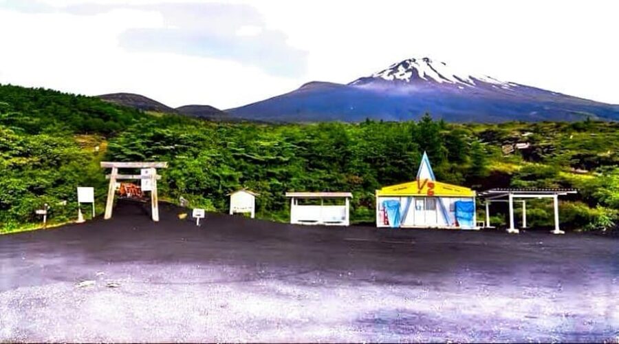 From Tokyo:private Mount Fuji tour with guide - Gotemba Premium Outlets: useful, but not for everyone