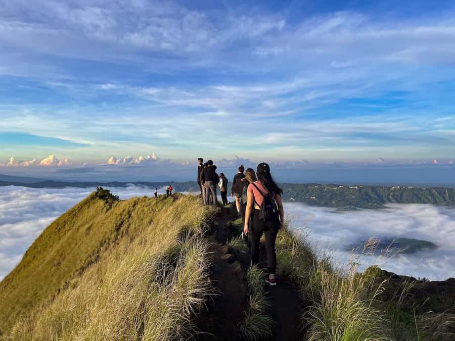 From Ubud: Mount Batur Hiking - Reaching the summit before sunrise