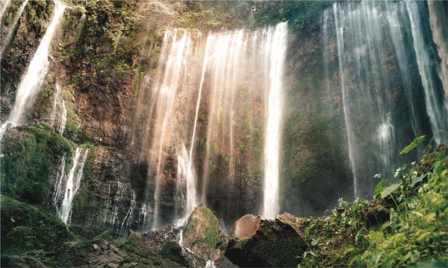 From Yogyakarta: Tumpak Sewu, Bromo & Ijen 4-Day All Include - Day 4: Ijen’s crater, blue flames, and a hard climb