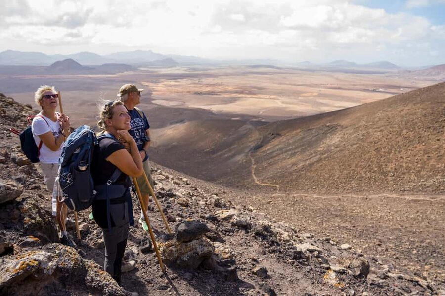 Fuerteventura: volcanic hike to the crater edge - From southern resorts to a quiet trailhead