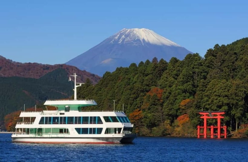 Fuji,Hakone Ropeway/Cruise/Shinkansen Ride w/lunch frm Tokyo - Lake Ashi cruise: pretty, calm, and vulnerable to traffic