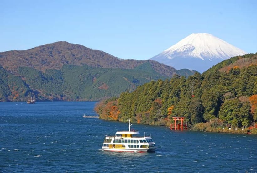 Fuji,Hakone Ropeway/Cruise/Shinkansen Ride w/lunch frm Tokyo - Hakone Shrine adds a quiet cultural stop