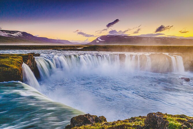 Full day Lake Myvatn Classic tour - Grjótagjá Cave is small but geologically important