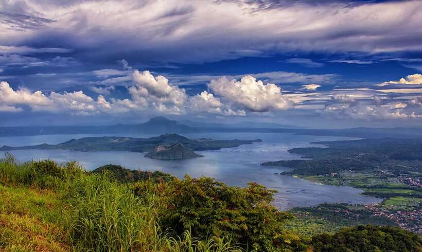 Full-Day Manila City, Tagaytay Taal Volcano and Lake Tour - The American Cemetery and Memorial