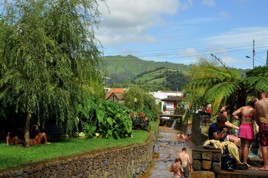 Furnas: Tea Plantations, Lake and Volcano Guided Tour - Starting early at Gorreana Tea Plantation