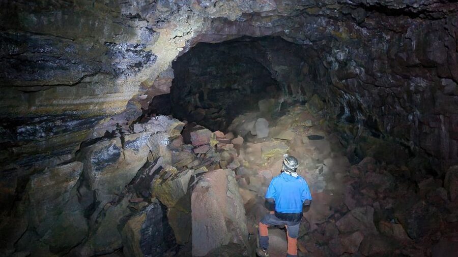 Geological Lava Tunnel Adventure - Arnarker Cave - Arnarker Cave is a real caving experience