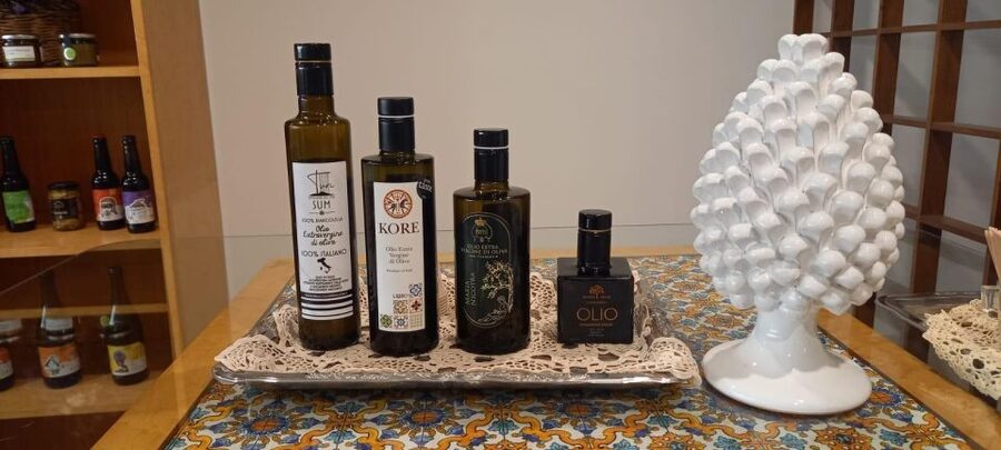 Giardini Naxos, Taormina: Etna Wine and Oil Tasting - Choosing four wines from Etna