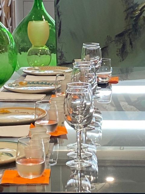 Giardini Naxos, Taormina: Etna Wine and Oil Tasting - The guide makes the difference