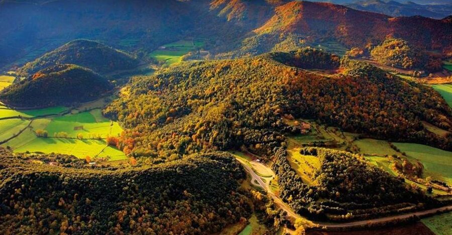 Girona: Volcano Area, Besalú, and Banyoles Lake Tour - Besalú and the Jewish past of Girona Province