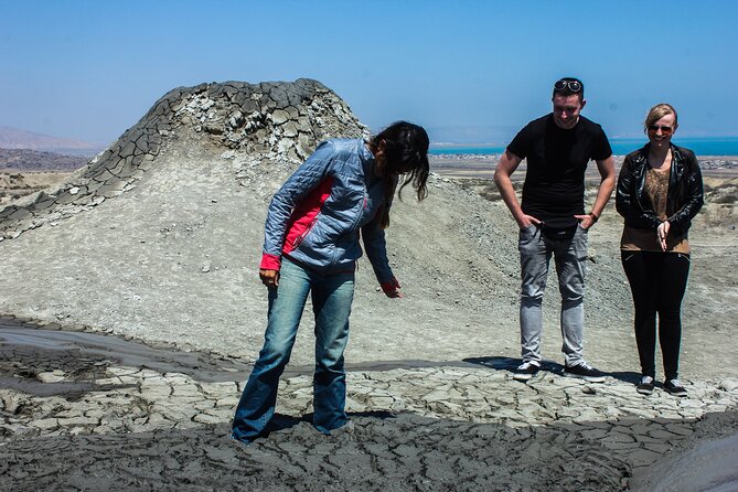 Gobustan and Mud volcanoe GROUP TOUR - What the guide adds to the day