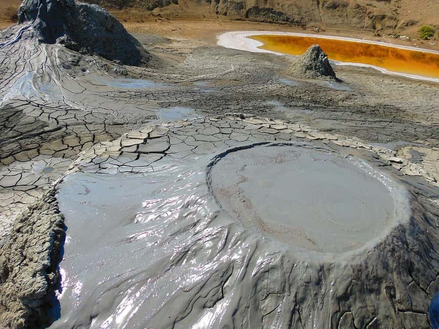 Gobustan, Mud Volcano, Burning Land and Fire Temple Tour - Who should book this tour