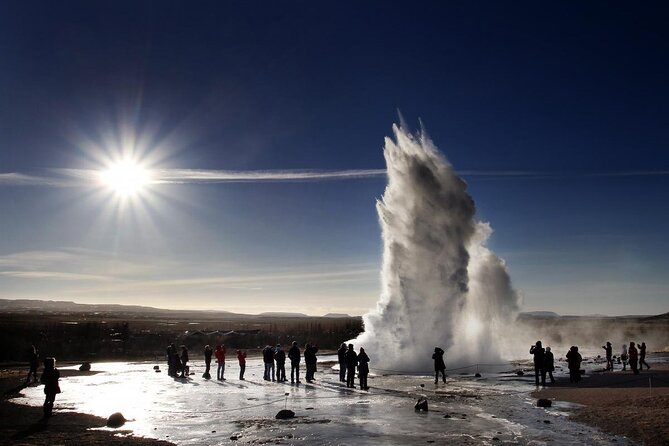 Golden Circle Tales, Tomato Farm & Kerid – Small Group from RVK - Þingvellir and Oxarárfoss: where geology meets government