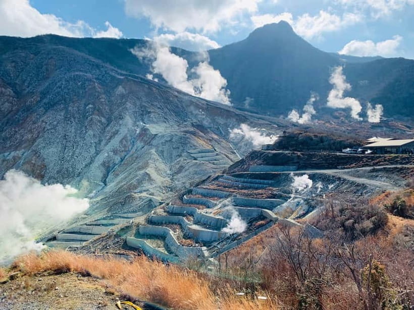Hakone: Self Guided Trip to Mt. Fuji // Made by Local Guides - Moto Hakone: your first taste of the lake district