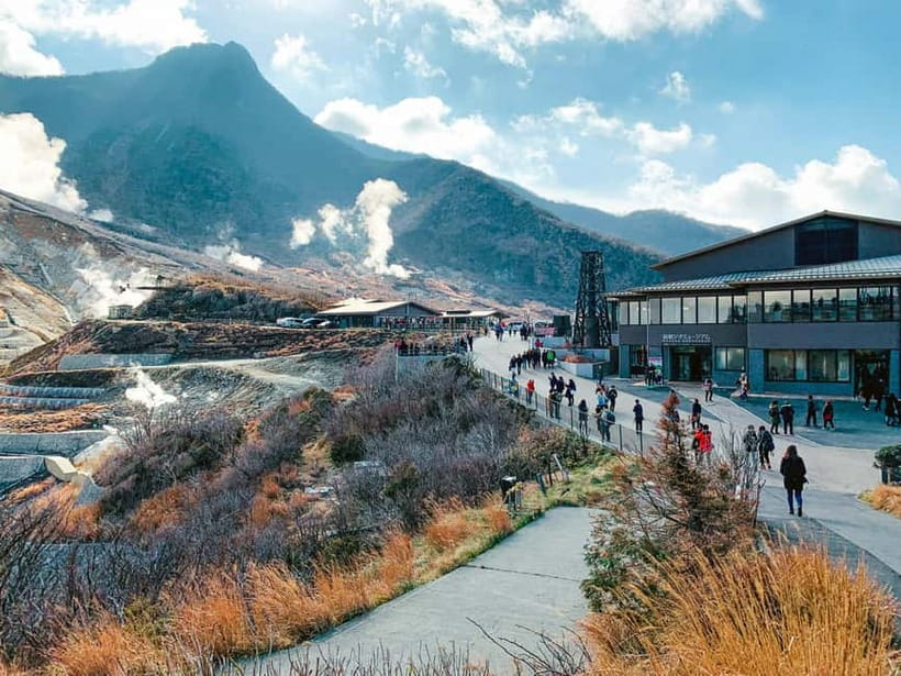 Hakone: Self Guided Trip to Mt. Fuji // Made by Local Guides - Lake Ashi and the pirate ship ride