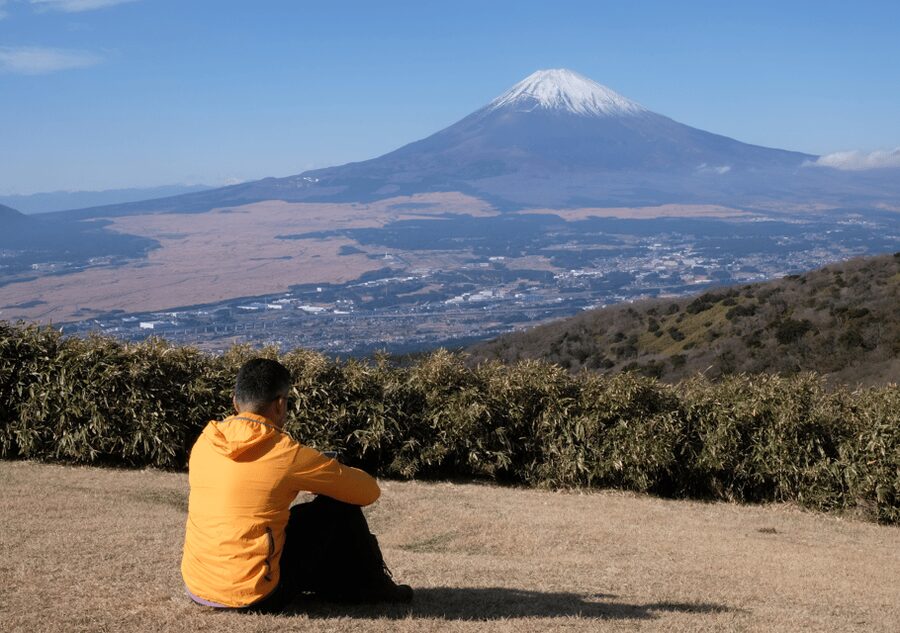 Hakone: Traverse the Hakone Caldera and Enjoy Onsen - The 90-minute climb to the caldera rim