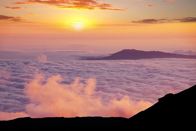 Haleakala Sunrise Tour with Breakfast and West Side Pickup - Why Haleakala sunrise is worth the lost sleep