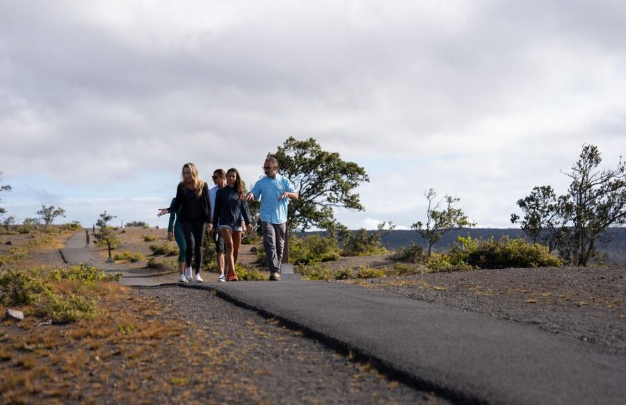 Hawaii: Big Island Volcanoes Day Tour with Dinner and Pickup - A three-course dinner at Kilauea Lodge