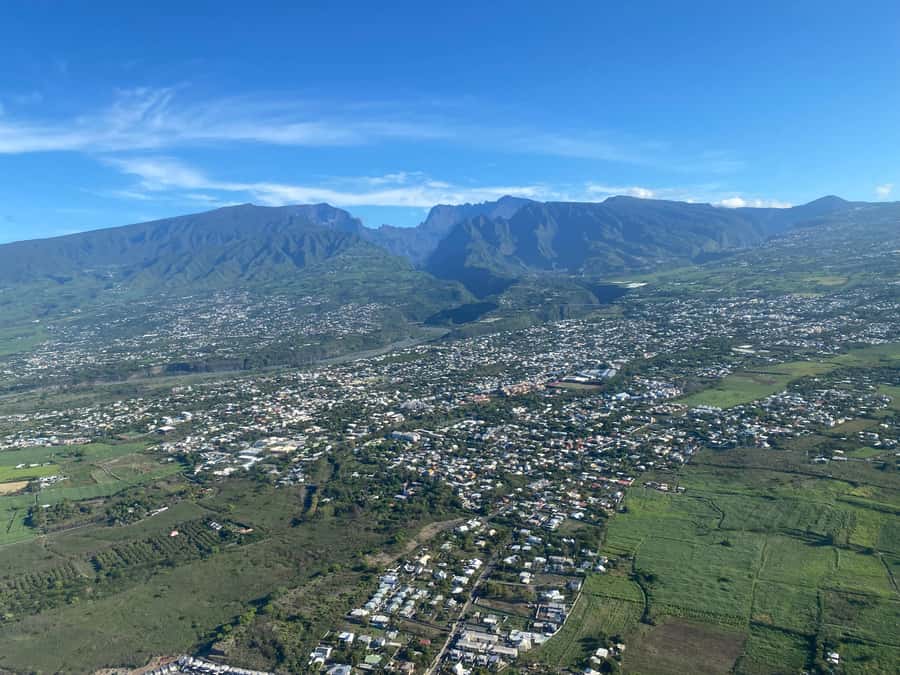 Helicopter flight over Reunion's volcanoes and cirques from St Pierre - Weather, cancellations, and the biggest booking risk